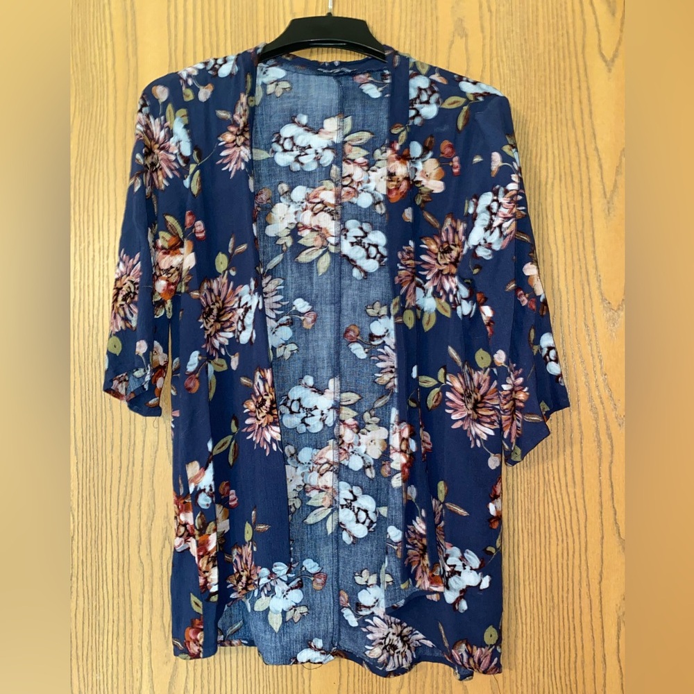 LIKE NEW Navy Floral Kimono